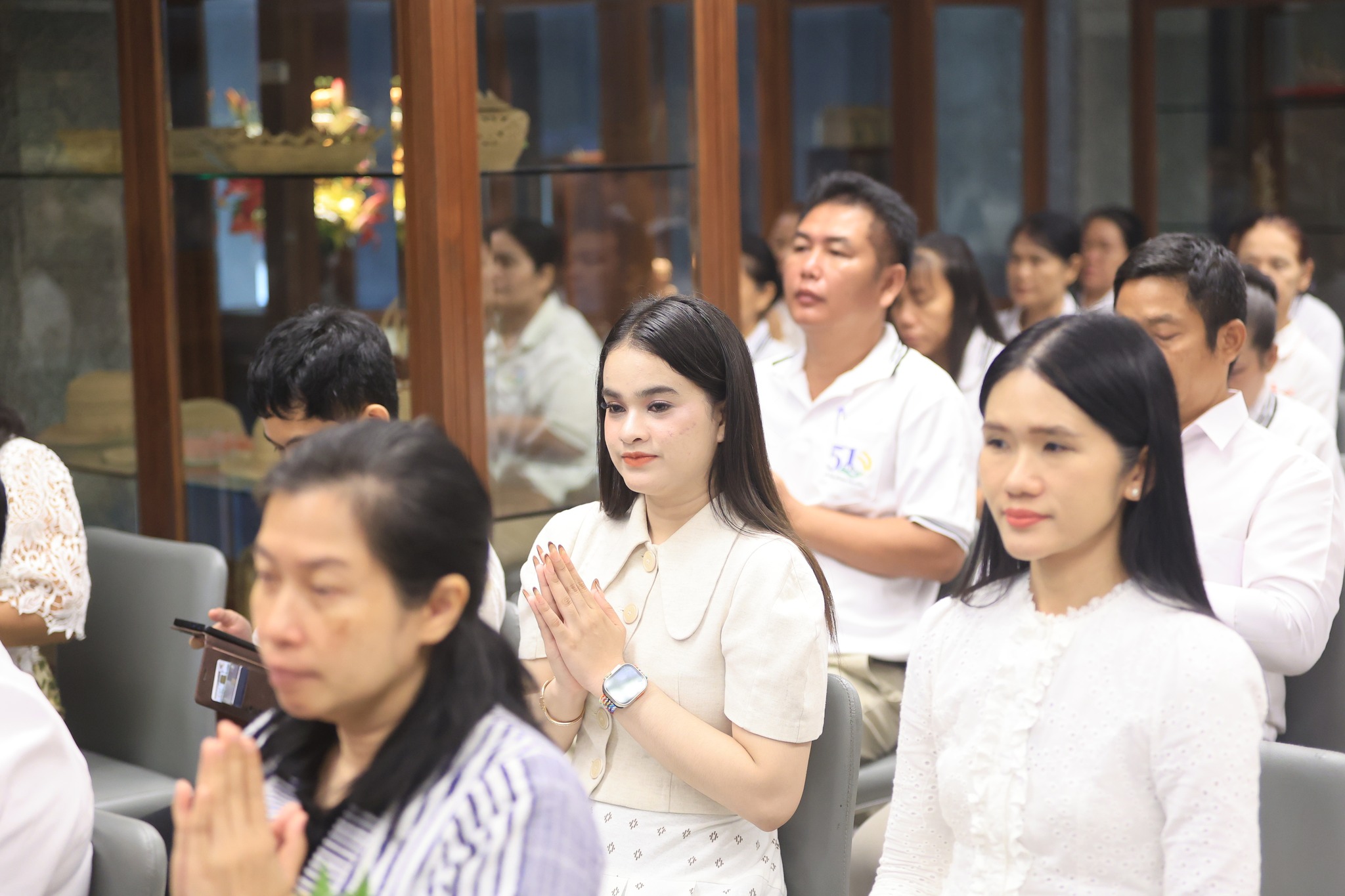 title - ปฏิรูปที่ดินจังหวัดเพชรบุรี พร้อมด้วย เจ้าหน้าที่ ส.ป.ก.เพชรบุรี ร่วมโครงการพัฒนาบุคลากรเพื่อเพิ่มประสิทธิภาพการดำเนินงานด้านศิลปหัตถกรรม กิจกรรมไหว้ครูช่าง ณ ชั้น 2 อาคารพระมิ่งขวัญ ศูนย์ส่งเสริมและพัฒนาอาชีพเสริมนอกภาคการเกษตร ตำบลช้างใหญ่ อำเภอบางไทร จังหวัดพระนครศรีอยุธยา
